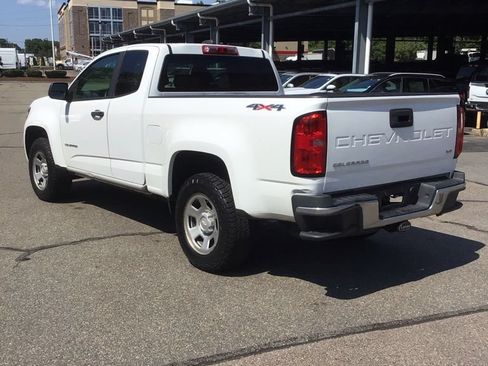 Used 2021 Chevrolet Colorado W/T w/ WT Convenience Package AWD/4WD image 4