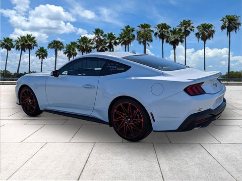 Used 2024 Ford Mustang Premium image 6