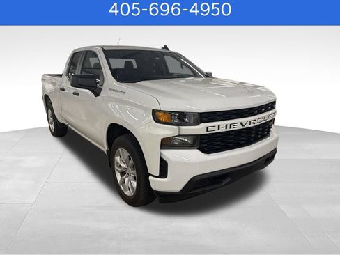 Used 2019 Chevrolet Silverado 1500 Custom w/ Custom Value Package RWD image 2