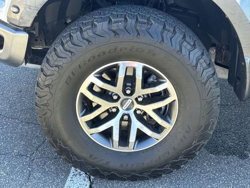 Used 2017 Ford F150 Raptor image 28