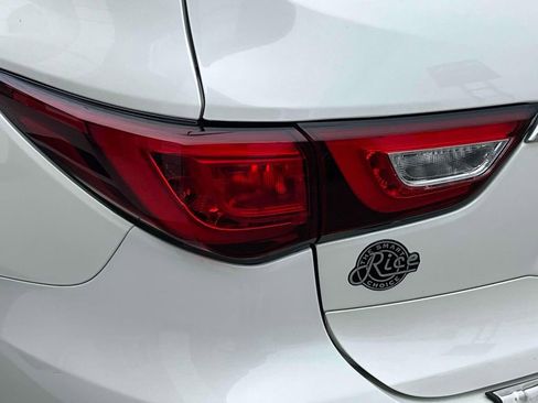 Used 2017 INFINITI QX60 AWD w/ Premium Plus Package image 10