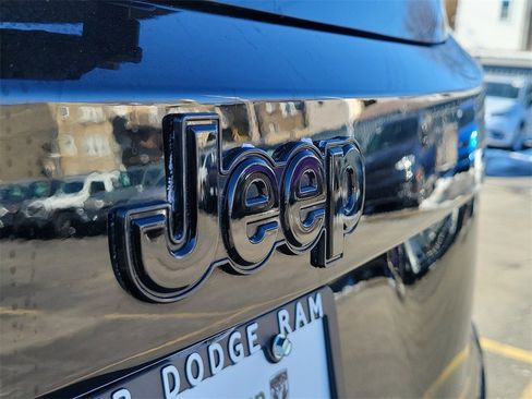 Used 2023 Jeep Renegade Trailhawk w/ Trailhawk Elite Group image 6