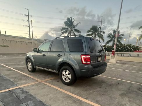 Used 2010 Ford Escape XLT image 3