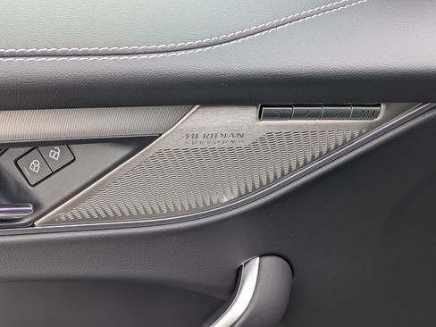 New 2026 Jaguar F-PACE R-Dynamic S image 23