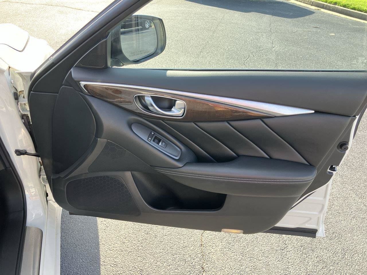 Used 2019 INFINITI Q50 Luxe w/ Essential Package (3.0T Luxe) AWD/4WD image 31