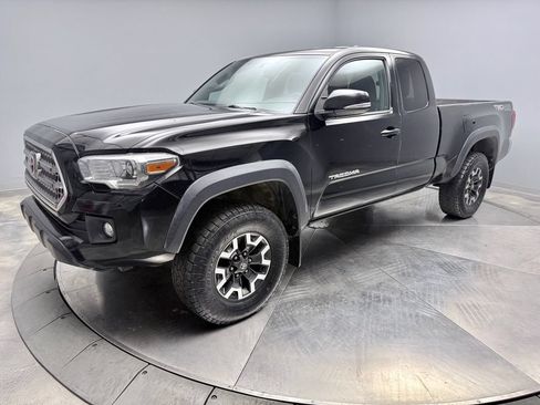 Used 2016 Toyota Tacoma TRD Off-Road w/ Towing Package AWD/4WD image 1