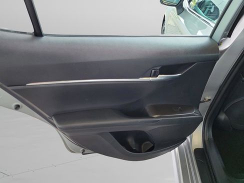 Used 2024 Toyota Camry SE image 28