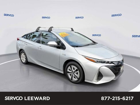 Used 2020 Toyota Prius Prime LE image 1