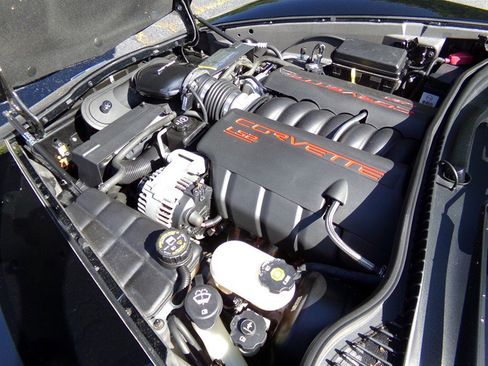 Used 2005 Chevrolet Corvette Coupe w/ Preferred Equipment Group RWD image 42