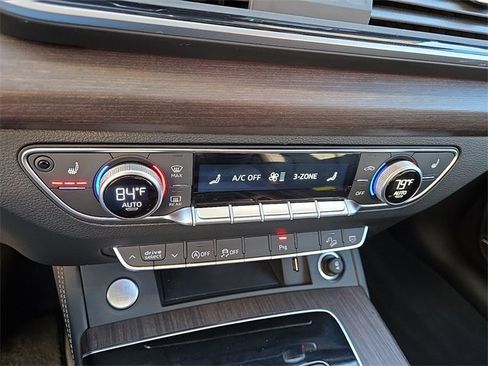 Certified 2025 Audi Q5 2.0T Premium Plus w/ Premium Plus Package image 17