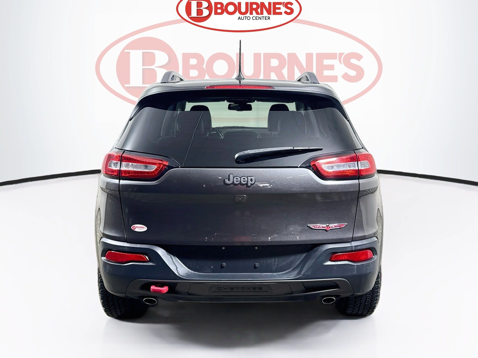 Used 2016 Jeep Cherokee Trailhawk w/ Comfort/Convenience Group AWD/4WD image 10