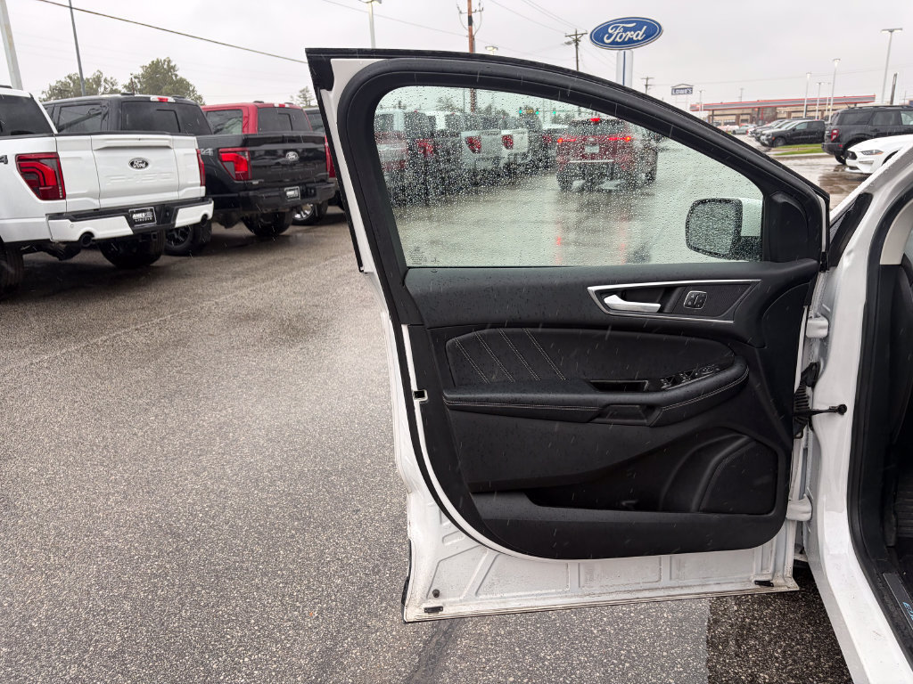 Used 2018 Ford Edge Sport w/ Equipment Group 401A AWD/4WD image 11