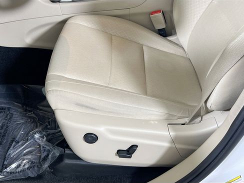 Used 2022 Jeep Grand Cherokee Laredo E image 19