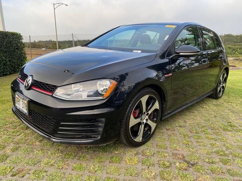 Used 2017 Volkswagen GTI S FWD image 3