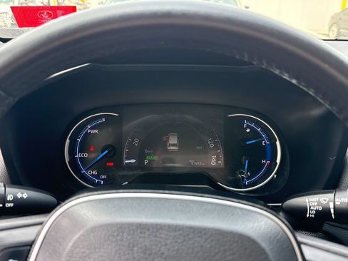 Used 2021 Toyota RAV4 Limited AWD/4WD image 9