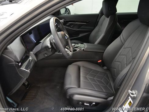 Used 2024 BMW 530i w/ M Sport Package RWD image 11