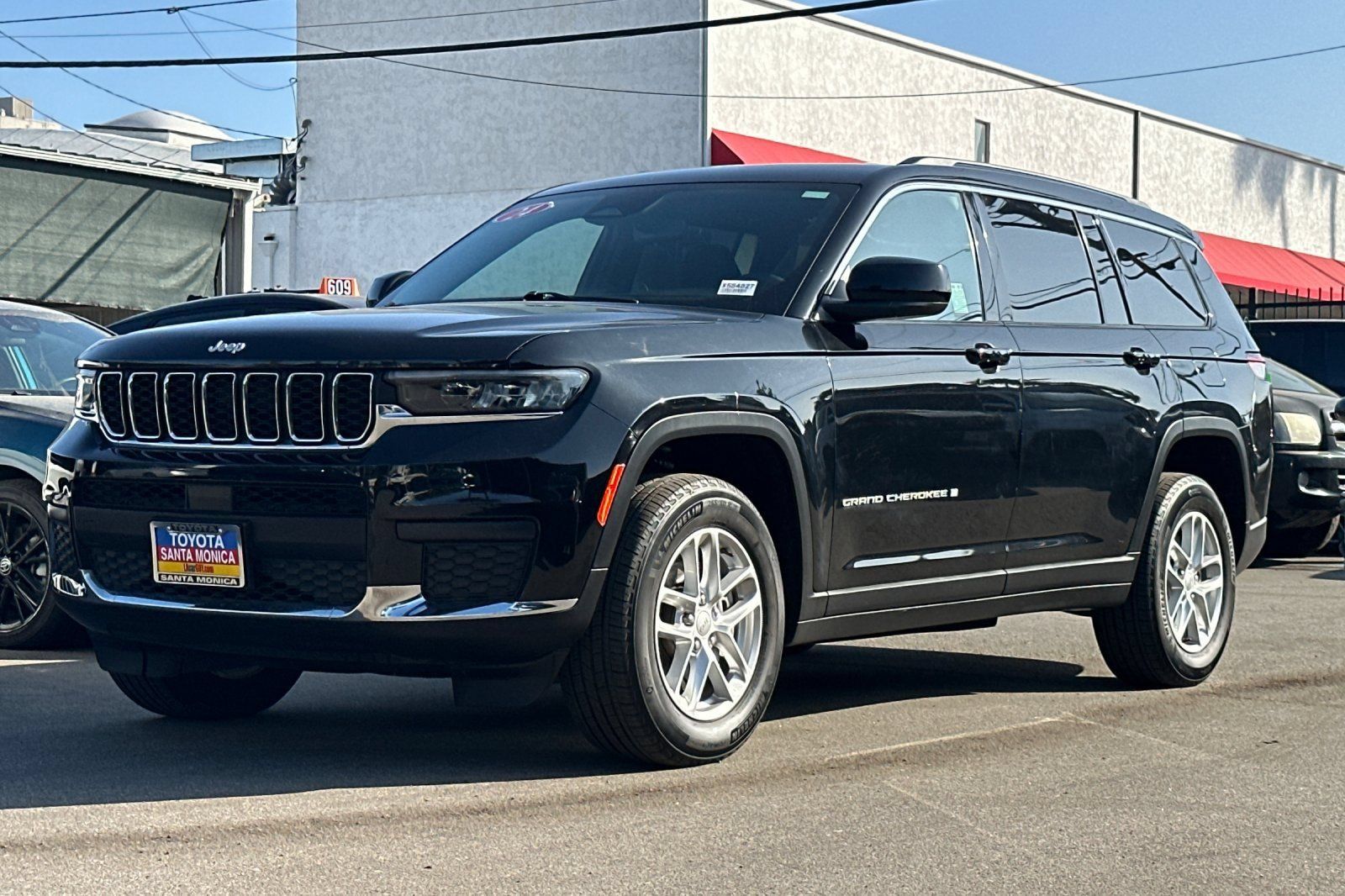 Used 2024 Jeep Grand Cherokee L Laredo w/ Luxury Tech Group I AWD/4WD image 8