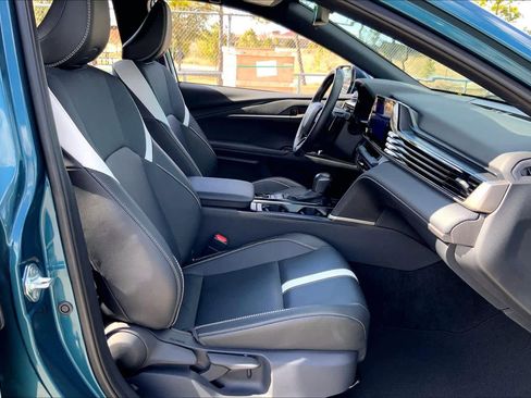 Certified 2025 Toyota Camry SE image 9