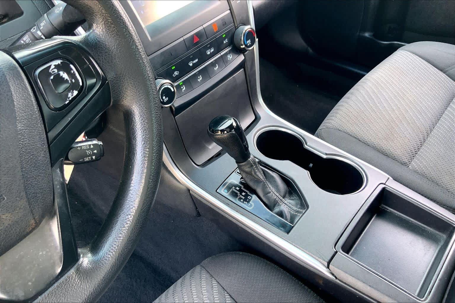 Used 2015 Toyota Camry LE FWD image 16