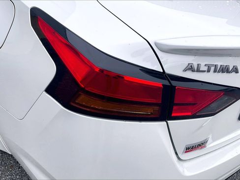 Used 2024 Nissan Altima 2.5 SR w/ SR Premium Package FWD image 34