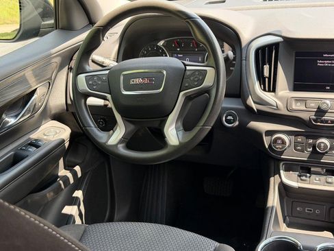 Used 2022 GMC Terrain SLE w/ Driver Convenience Package FWD image 12