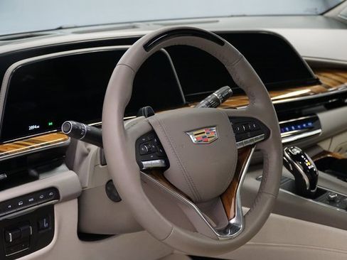 New 2024 Cadillac Escalade ESV Sport Platinum w/ LPO, ONYX Package image 12