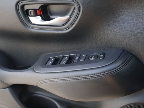 Used 2025 Honda HR-V LX image 42