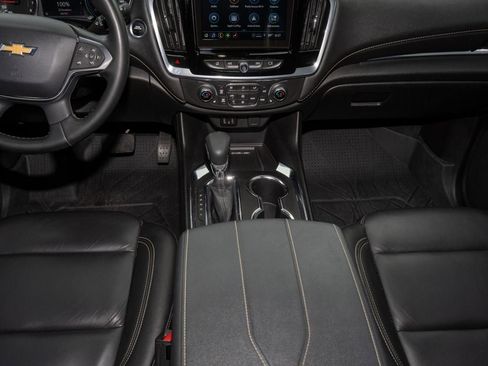 Used 2023 Chevrolet Traverse LT FWD image 27