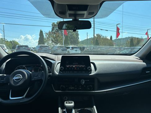 Used 2023 Nissan Rogue S FWD image 13