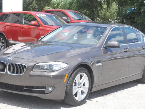 Used 2013 BMW 528i Sedan RWD image 3