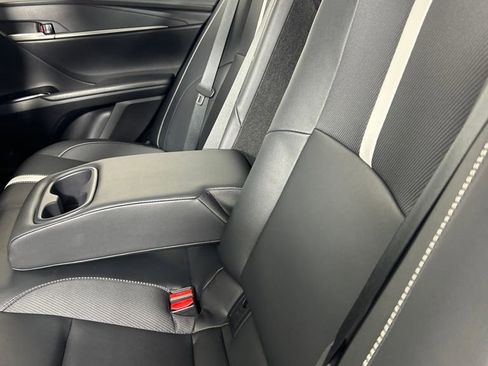 Used 2025 Toyota Camry SE image 16