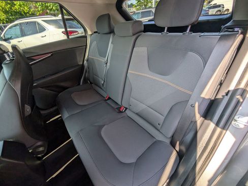 Used 2023 Kia Niro LX image 17