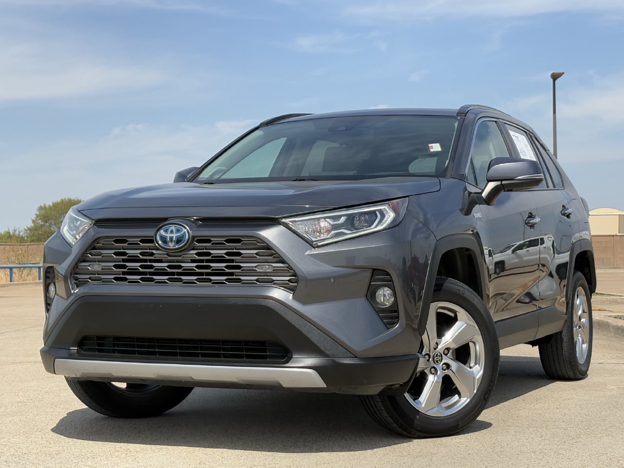 Used 2021 Toyota RAV4 Limited AWD/4WD image 2