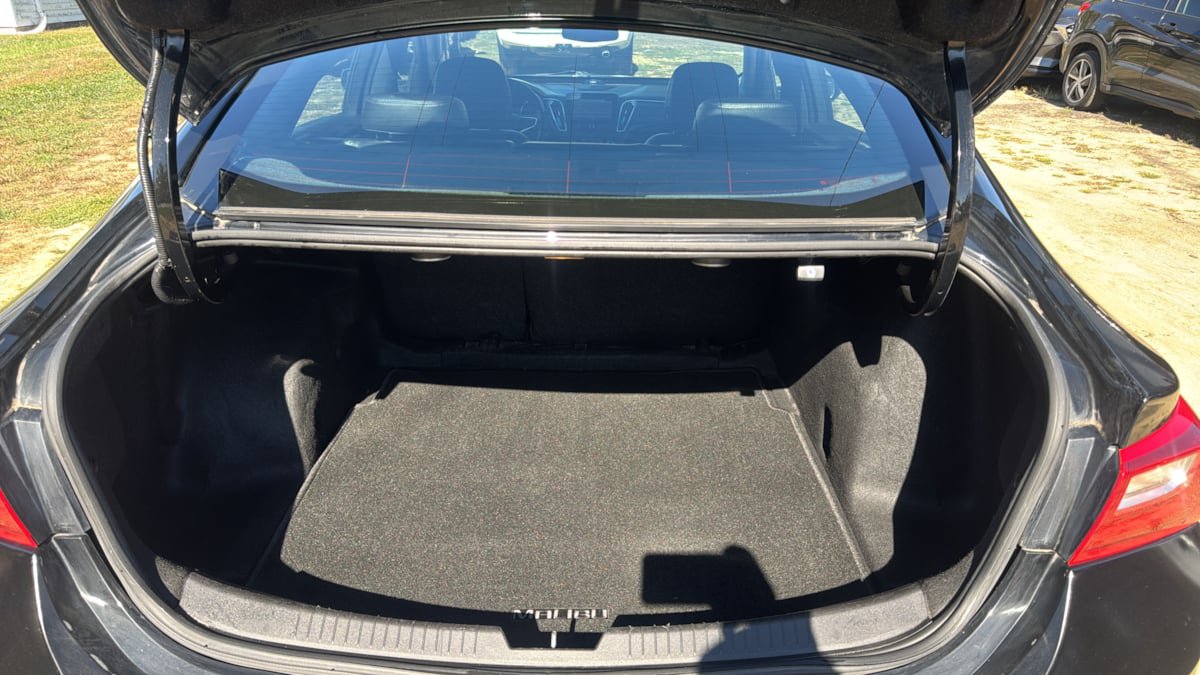 Used 2017 Chevrolet Malibu Premier w/ Premier Sun and Wheel Package FWD image 19