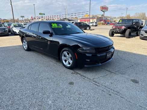 Used 2020 Dodge Charger SXT w/ Leather Interior Group image 6
