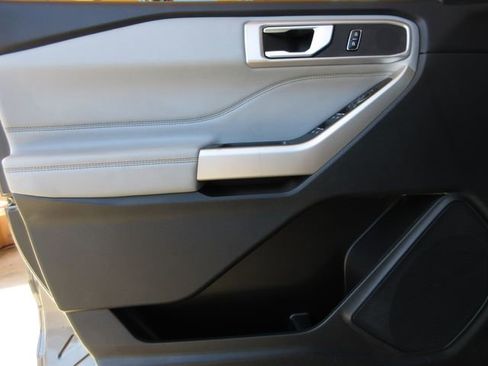 Certified 2023 Ford Explorer XLT w/ Equipment Group 202A image 9