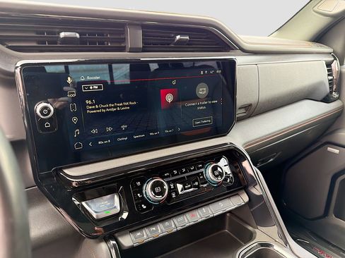 Used 2024 GMC Sierra 1500 AT4 w/ Technology Package image 26