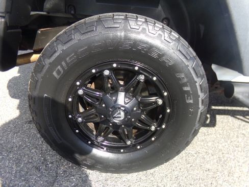 Used 2017 Jeep Wrangler Unlimited Sport w/ Quick Order Package 24S AWD/4WD image 17