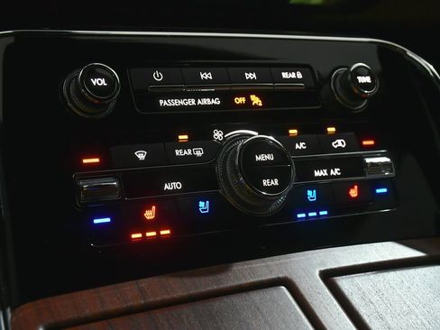 Used 2023 Lincoln Navigator Reserve image 32