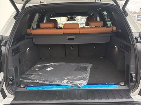 New 2026 BMW X5 xDrive50e w/ Premium Package image 9