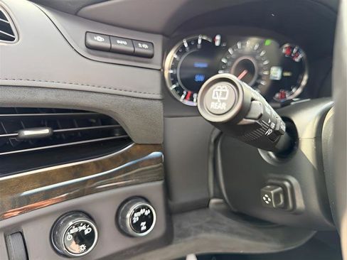 Used 2018 Cadillac Escalade Platinum image 50