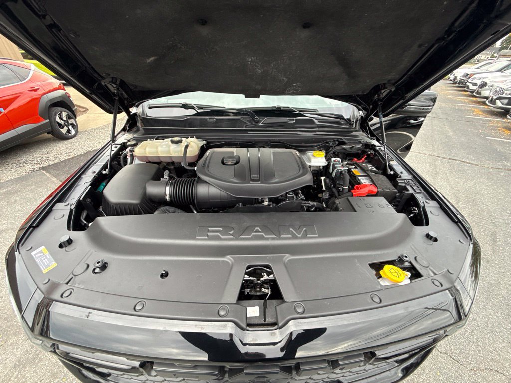 Used 2025 RAM 1500 Big Horn AWD/4WD image 15