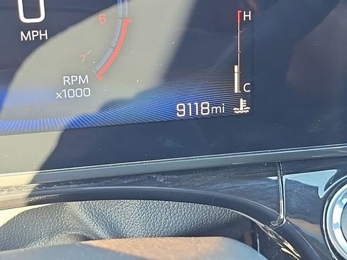 Used 2024 Chevrolet Trax RS w/ Sunroof Package image 16