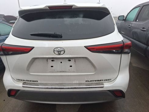 Used 2022 Toyota Highlander Platinum image 7