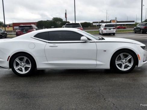 Used 2023 Chevrolet Camaro LT RWD image 3