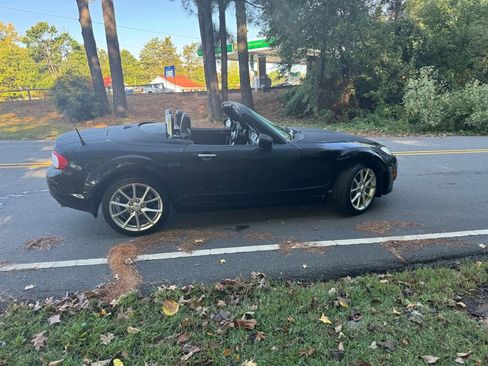 Used 2012 MAZDA MX-5 Miata Grand Touring image 6