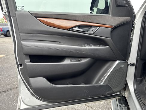 Used 2015 Cadillac Escalade ESV Premium AWD/4WD image 13