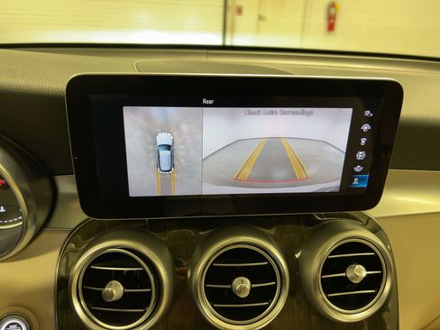 Used 2020 Mercedes-Benz GLC 300 image 25
