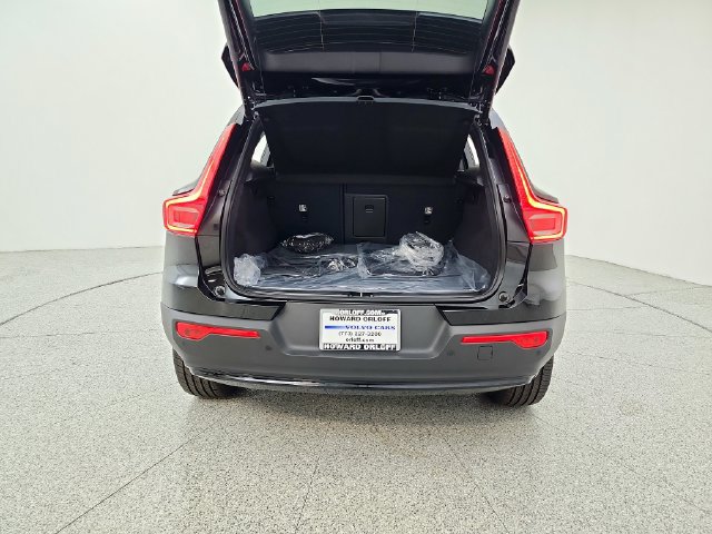 New 2026 Volvo XC40 B5 Core w/ Protection Package Premier AWD/4WD image 19