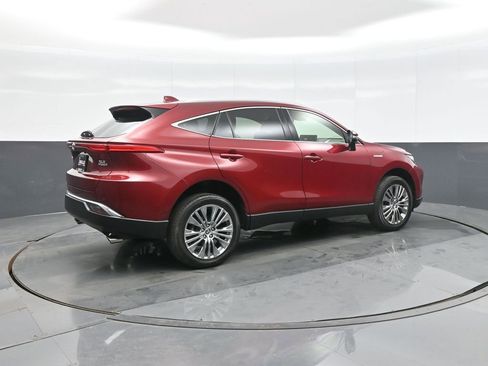 Used 2021 Toyota Venza XLE w/ Softex Package image 9